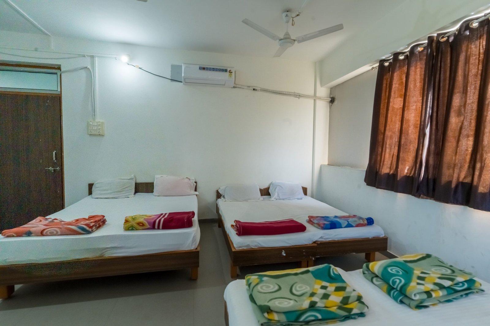 Cheap & Couple Friendly Room Hotel Near GiftCity