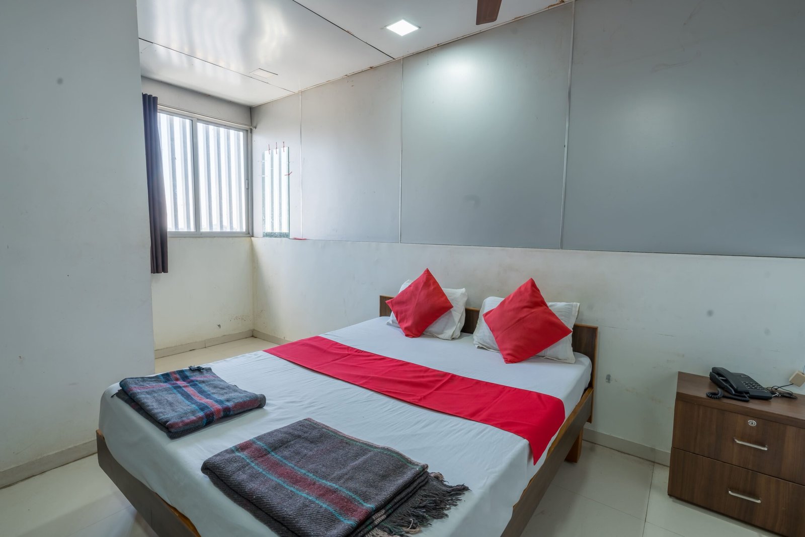 couple friendly Hotel Near Gandhinagar